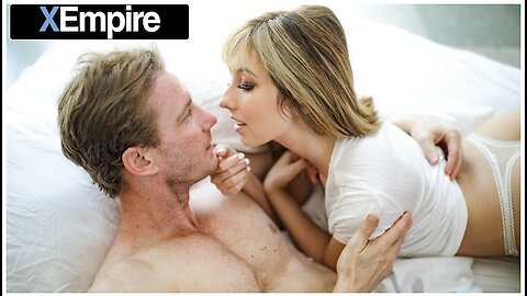 Horny Young Couple Get In A Quickie