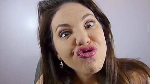 Tracy Jordan & Joi: Silly Faces & Busty Pleasures