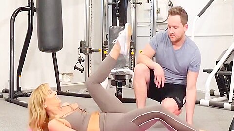 Van Wylde’s Gym Stretch Marks Lead to Rough Fuck