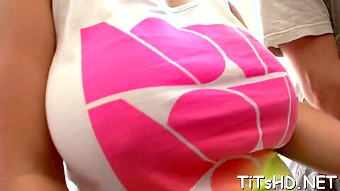 Sierra Skye - Sexual With Firm Natural Tits Gets Body Lic